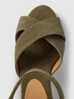 Castañer Wedges Mit Dornschließe Modell 'BLAUDELL' - Olivgrün -Modegeschäft Für Damenschuhe 610k4jhn6h5kkh2i6d9kmhimap254kag6t3jiga8897k2hql71950jpiah5jaj2c9lakqkhp88sj4gqma4o62dj1cgom8dpg70sm4d1kcosjcoj5cdi6copkcpj38cpnccom6co