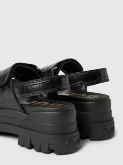 Buffalo Sandalen Mit Klettverschlüssen Modell 'ASPHA' - Schwarz 7 Buffalo Sandalen Mit Klettverschlüssen Modell 'ASPHA' - Schwarz -Modegeschäft Für Damenschuhe 6134qd9g6t9k6k22al732j9oa5ak8cq7654k8ca68cs54h2f957k6ka8a50jikhl757j2dqjad2kqkq688o62phg70o3ad9l68q68c9kcpi62e9pcph6ceb268pm2cpn6cpjcc0