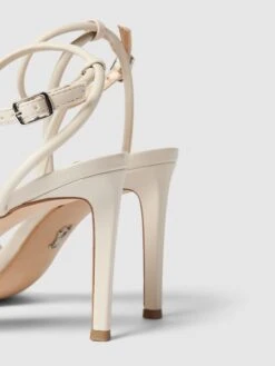Steve Madden Sandaletten Mit Dornschließe Modell 'ENTICE' - Offwhite -Modegeschäft Für Damenschuhe 614k4cik9l3k6e2h9l34oli39d3kmhqbaookahi36p5kmcab8d64oiq3a92kscq19t4k4l9j90qkshim64o3gd9m6os3ce1ocli3go9kcko6co9kc8rjcdb3ccpm8d9mccr68o8