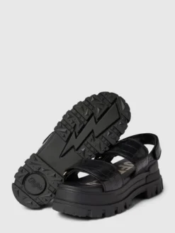 Buffalo Sandalen Mit Klettverschlüssen Modell 'ASPHA' - Schwarz 9 Buffalo Sandalen Mit Klettverschlüssen Modell 'ASPHA' - Schwarz -Modegeschäft Für Damenschuhe 64pkudagap5lae1g68okmi9makr32jq56cr56h236h3kukij914kaeah8p7kch218d55ae1l8l5k8jaf8l3m4d1m64q6ccj4clijgo9k65h36oj56srj8p1p6li3aor36pijic8