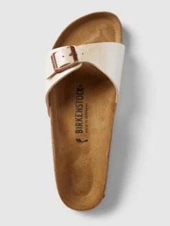 Birkenstock Hausschuhe Mit Dornschließe Aus Metallic Modell 'MADRID' - Beige -Modegeschäft Für Damenschuhe 65632ippa51k2e1jaopl2kqe6h13ikq36p436hqaa58l8dab8t1kkh2e6d0l2c2395ak6dadal1jeg9o953j8d9ncgs32dpg61h64chkc4q3cob3cormcd1i60o6ao9jcgr64c0