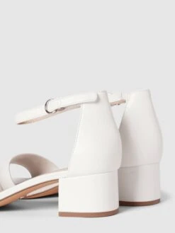 Tamaris Sandaletten In Schimmernder Optik - Weiß -Modegeschäft Für Damenschuhe 68q42dal6p138h9m890kgl1i918l2c21a94lcgq49cqlahi984qj0c2e8t74ud218cr4el2eal9l8cif98o66e34c8qj0pj2c8pjgd9k6goj8e3568rm8e1hc9h3edj5chh3edo