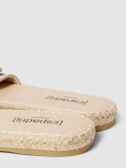Espadrij Pantolette Mit Dornschließe - Beige -Modegeschäft Für Damenschuhe 6974ceakap73ihhh90o30i1j9h84glihagokok2m89646e21613j0k1k8p930li69t1jel1l9143ie1k8co68o9g6gq6cp9m6so32cpk6kr34ob1ckp3cc346orj2o9m6kqj4e0