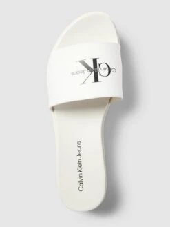 Calvin Klein Jeans Slides Mit Plateausohle - Weiß -Modegeschäft Für Damenschuhe 6d152dqh8gsj2di19sp4ud2ga4o4qjag8p132iac64sksi2f8h1kec9o9h644d2f9oq32ga16t132k2i90o34c9h6gp6aob364pj8chk6oqj4e1n60rm8dhl6pimap1n65hm8c8