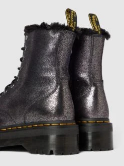 Dr. Martens Dr.Martens Schnürboots In Schimmerndem Design Modell 'Jadon' - Schwarz -Modegeschäft Für Damenschuhe 6d4keiq99t3j2cigakrkojic8p5kgd1n65b4ahhk99a5chib8sqkkkae75b5adad9965aj226la32di290o62d1hckpjcor3c8s30o9kchhmaeb3cgs3gd9ocgo36p1kc9j32e8