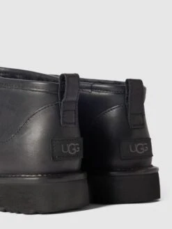 UGG Boots Mit Label-Patch Modell 'CLASSIC ULTRA MINI' - Schwarz -Modegeschäft Für Damenschuhe 6l3lch2865a38i226h44ali77514uja9akplce1n74o4qi9h94r4ae1na0r4qiak919j4jq28t644j1h9co6aor66thm4c3464p6cp1k6tgm8eb574s62opg71gj2p9jc8s3id0