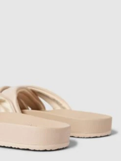 Billabong Pantoletten Mit Breiten Riemen Modell 'SERENA' - Offwhite -Modegeschäft Für Damenschuhe 6l542l9j9pa4ej2e9t5kcc9g6l64kjpk6srj0jhi8h844d2dap556i2f9kp42i2c88q3ica6695j2jqk693j4phi68pm8d336cs66e1k60oj4oj3cosjec9gc8s3ae9mclj30e8