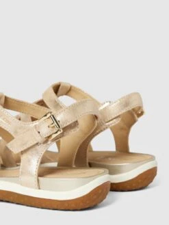 Geox Sandalen In Schimmernder Optik Modell 'VEGA' - Sand -Modegeschäft Für Damenschuhe 6sq48d256l73edak991l4c2g913kihqi9d23chhk8t0j2k9k9h0kic9j8sol6kak8h4k4hik9go58l9o8l3jgp9oclh30chn6gom6c9k6op68eb46spj4chmc9h3ephp6gojido