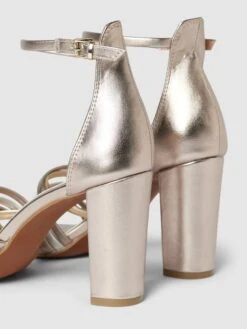 Marco Tozzi Sandaletten Im Metallic-Look - Gold -Modegeschäft Für Damenschuhe 6t252j2i74s32h1l75656ea68h34me2ja5a54lac8ko4ckhl8cpl8ia8a0q44laga11kudqdad332h9h8ko6co9pchijip1hcgr36e1k61hjeo9k68rjad9g6tj3eo9h61j3ae0