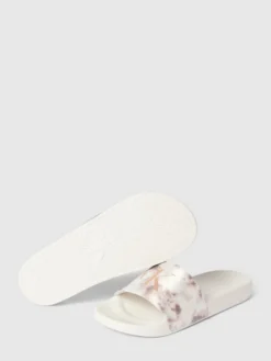 Calvin Klein Jeans Slides Mit Label-Print 'SLIDE SATIN' - Flieder 6 Calvin Klein Jeans Slides Mit Label-Print 'SLIDE SATIN' - Flieder -Modegeschäft Für Damenschuhe 70pjcd2fa95kkjaj8h8kciq494qkidad691kekppa53l6h9p9l5j6e226h4koiqg853k8kq18h6kcc9k70o64cb66cqm6chj6phm8dhkccrj4ohhcph36e356ph34c1j6di62p8