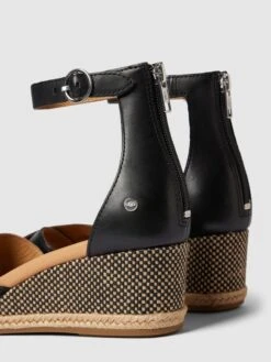 UGG Sandalen Mit Hohem Absatz Modell 'EUGENIA' - Schwarz -Modegeschäft Für Damenschuhe 71158dqb8gq46i2860pj0i1ka4pkchpk6oo3gcibal8l0iia85a32la368p44l2f60q56dae9l93el9g74o64db4ccojior370p68d1k74rjae1m6gpm8phhcgq3ep1j6spjeo8