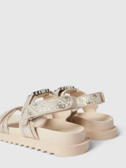 Guess Sandalen Mit Label-Print Modell 'FABELIS' - Beige -Modegeschäft Für Damenschuhe 756j0i2g9lb4ucqa65432ci56kpjej2l9d232jql75138di66145adi66114gj1p6h9l6gib94o5ah2g9l3j6ohj68p6adr5c8q66opk70qm6e9pc8s3cd1lccrj8cpl6ss64e0