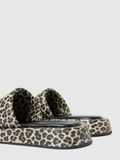 Marc Cain Bags & Shoes Slides Mit Animal-Print - Schwarz -Modegeschäft Für Damenschuhe 75a4md2b99b3cci36h5j0dph9l5jac9j9t5k4khp6d1l4cia64q4gdq68p4jahqga10l6e2j8h44mdqk88o62phh6lij4chk60qj6c1k68r64oj16gs34dj26crm8d1kcphj2e0