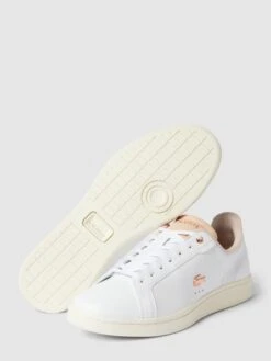 Lacoste Sneaker Mit Label-Details Modell 'CARNABY' - Weiß -Modegeschäft Für Damenschuhe 84o4cg9n6533gjih7524ihi7a8rkudpk99230l1j8h8jaci4698j0jij8l354h1o8d1kok9n8haj4kia8so3id9m65i38phl6oq3iopk6or3go9j71gjepj46os38opl74o6cdo