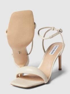 Steve Madden Sandaletten Mit Dornschließe Modell 'ENTICE' - Offwhite -Modegeschäft Für Damenschuhe 84s3ica19t9kgkq56pb4shqg955l6ci5al958cij8kq4qhim6p158j2164pkskq38574mla46kp4oe299h3jaeb1c9ij6d9ic5im6chkcksj2oj5c8sjepb6c9hjio9j69im8e0