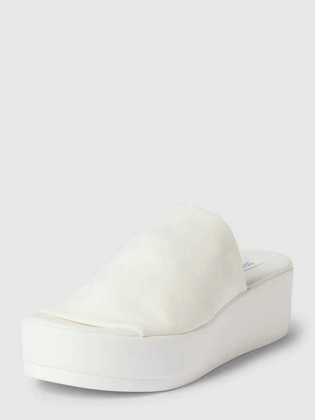 Steve Madden Pantoletten Mit Plateausohle Modell 'SLINKY' - Offwhite 2 Steve Madden Pantoletten Mit Plateausohle Modell 'SLINKY' - Offwhite – Bild 2