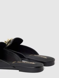 Tamaris Pantoletten Mit Zierkette - Schwarz -Modegeschäft Für Damenschuhe 895l0ki1a13kghie8kqjcdpi711l8d1g9l0k2ia288qj6iifal23eca46srjchpj74sl0cqeako5cd9l6d3maopjc5h6cdhp6ksjgd1kcosm4o9lckrj6ohj6dgjgdj570pjee0