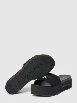 Calvin Klein Jeans Slides Mit Plateausohle - Schwarz -Modegeschäft Für Damenschuhe 8d3k2ha76t2j6dpn9l634iia9t93ajag9db4gk2f9163ila68kpjikiiada54ka48l55aihh890kog9ga53jee36c9gjcob2cdijcphk6co36e1g64pm8d9hc9h3ap1i70q6ap0