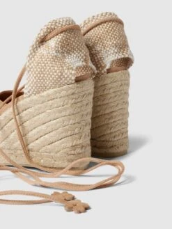 Castañer Wedges Mit Schnürverschluss Modell 'CARINA' - Camel -Modegeschäft Für Damenschuhe 8l230cqaah9koj9o8d1l4jpoa5b32chk69752li79554sdqka534sjad6l3jgkhp897kachl9t336ha16go66d1p74s3ed1p70sj0e1kcdgmao9n74pjcohiccq6co9lclj34dg