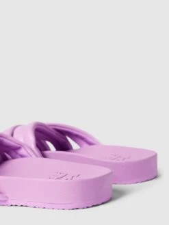 Billabong Pantoletten Mit Breiten Riemen Modell 'SERENA' - Flieder -Modegeschäft Für Damenschuhe 90ojggac9pa4kcq88pak6daf6155ce2a9d0kcd2haoslaj27653koki66grj6l258l1kkhigap9l2lhm64o6aopmc4pj4p9nccrjgp9k69im2ohp70sjeob269gj0ohj69im4oo