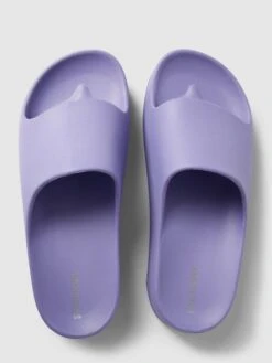 Steve Madden Slides Mit Breitem Riemen Modell 'ASTRO' - Lavendel -Modegeschäft Für Damenschuhe 9185akqiad74gkq78h14cdi8ad5koja5aha34lig759k2ipp9d73eiie9d132i27a0slciid6cr32j9n9t3jceb3ccpj6chnchhjiohk6dhm4e9kclhj0ob168r68o9jcoo3ad8