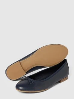Tamaris Ballerinas Mit Zierschleife - Dunkelblau -Modegeschäft Für Damenschuhe 91a34eaf9p2k2jpna5a48i2f697j8ii9a9234ii9912l6ea1892kqcq66sskql2k6973ekiba5748e1i613jip32clhj4dhl6pim2e9k64rj8ohk6tgm8phg6dh36c346dhm2og