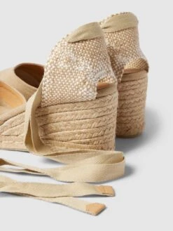 Castañer Wedges Mit Schnürverschluss Modell 'CARINA' - Sand -Modegeschäft Für Damenschuhe 99642k1oapb50e2h84o58dik84oj0i2198r5ci2e9184scpl8h9kiiqg9h8l0iik994kchph6d93elac6l3jiopm71j34e1gc8sjgphk60r38e31ckrj4p9jc5h32phg6phjapg