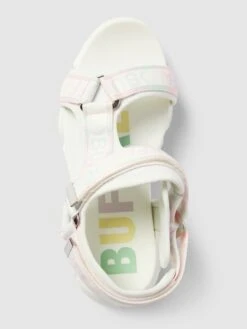 Buffalo Sandalen Mit Label-Details - Weiß -Modegeschäft Für Damenschuhe 996jgl2l9h9l4ghl69738iqma93j4dih8gs50e2184s30l9p8t7kgcql9kql0h1gah53ej9k94q56gada53m2cb4cdi3ccpi64p32c1k6ph3ae1i68rjadj260q6ceb268r38e8