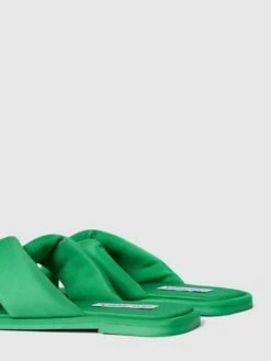 Steve Madden Pantoletten Mit Breiten Riemen Modell 'DIXIE' - Grün -Modegeschäft Für Damenschuhe 99akahhm8h14ch249grk8l2k84qk8kih956l2hq79d938ha5959l6k1k98q4cjia991j8lai8h338j259oo32db1cdi34dhmckr30chkc4pjie34ccr6ae9k6gq6ap34c9ij6c8