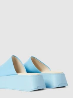 Vagabond Pantolette Mit Label-Prägung Modell 'COURTNEY' - Hellblau -Modegeschäft Für Damenschuhe 9csk8l9l68pkmk9j60oksk9l750j8ka66h0kmca18l6kak2hapakcji18gqj8gig8gq32iqj85b30ihk8co3ic1gc4q3io9m6sojadpkc4q3ce9nc4p64oplcgsj6cr4cdij4do