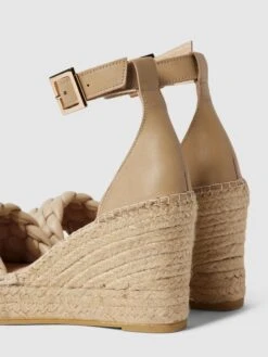 Espadrij Wedges Mit Dornschließe Modell 'SAINT TROPEZ' - Beige -Modegeschäft Für Damenschuhe 9kr54jikacq3ac2f7543eha5al3kgdab6h5k6gak8l9kskif9hb58cqh9t956kpg9or54ka9951l8haca8o38pb16op3cor5c4r3ao9k6sqjae3169j6ac9kcgsmadhp68o38p0