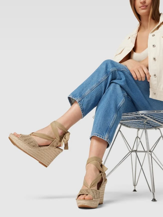 Guess Wedges Mit Label-Print Modell 'HALONA' - Beige 1 Guess Wedges Mit Label-Print Modell 'HALONA' - Beige