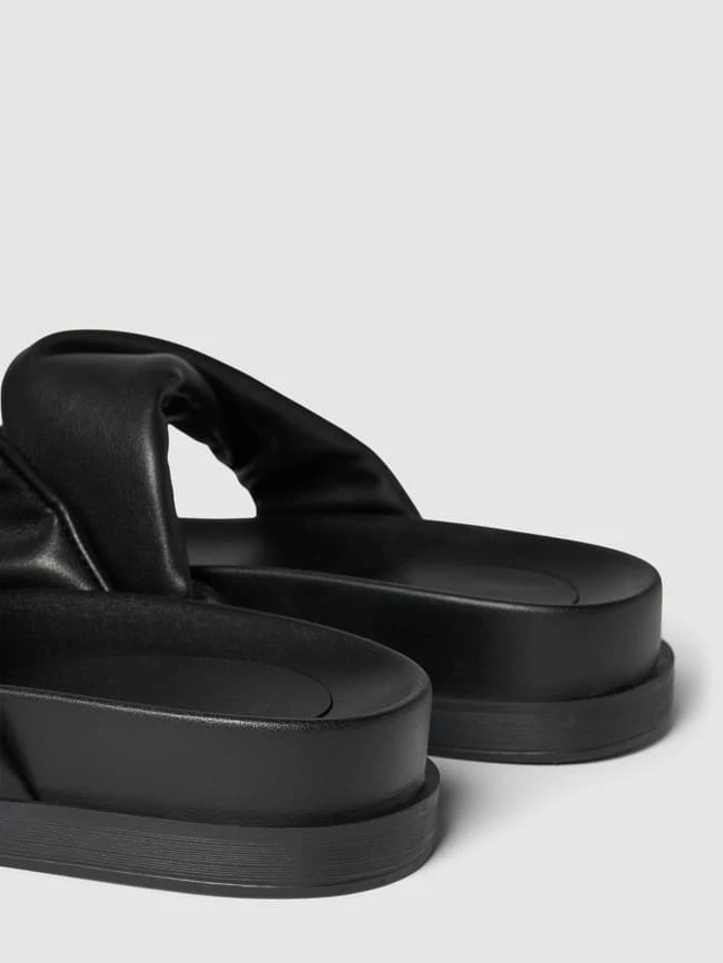 Only Pantoletten In Two-Tone-Machart - Schwarz 3 Only Pantoletten In Two-Tone-Machart - Schwarz – Bild 3