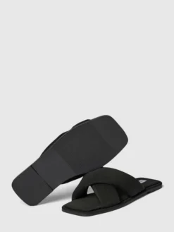 Steve Madden Pantoletten Mit Breiten Riemen Modell 'DIXIE' - Schwarz 9 Steve Madden Pantoletten Mit Breiten Riemen Modell 'DIXIE' - Schwarz -Modegeschäft Für Damenschuhe 9t338hq884qjegij8gs4udic8984gk2h65132c278d3kcla9919jee9g6144el1pada4acia99aj2daa9h3m4phk70o3ccr5c8rmad9kccomae1pclgj4pj4chh3ip1l6ti3id0