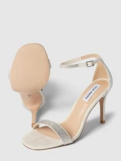 Steve Madden Sandaletten Mit Zierbesatz Modell 'ILLUMINE' - Silber -Modegeschäft Für Damenschuhe a534eea29h1jek2j913jgk2790o4ql2375458h2m6sokkjaj90o32i9ka194ei1g8h34sji26p43ai28653jac1k6dj36cpl6kojcohk74sj0o9m71i38cb26coj8e9p6kqjcp0