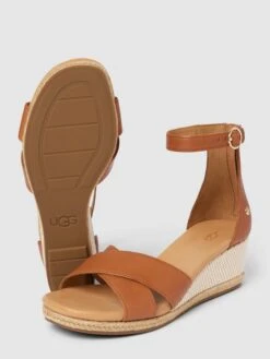 UGG Sandalen Mit Hohem Absatz Modell 'EUGENIA' - Camel -Modegeschäft Für Damenschuhe ad542ji19p238ci18d654hij9t2k2j9o6t848gilad54cipgal8l0ihh916kqgq574p3agak9hb42kqc9h3j8e9h74ojed9icco3ic9kc8sm4e33c8s3ccpj6gq32eb6ckqj4o8