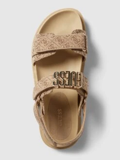 Guess Sandalen Mit Label-Detail Modell 'FABELIS' - Beige -Modegeschäft Für Damenschuhe ah1l4dam9p74ucaa9h5l0iib9d7jclaga175aiph991kil1o6524oda69p1k6lhi6d6ksc2iadaksdqa9ko6ap1m6cs34dpn6oom4d1kclgjcoho6opm4phk6kqjgd9gc9j64e0