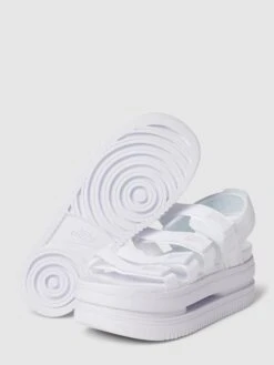 Nike Sandalen Mit Plateausohle Modell 'Nike Icon Classic' - Weiß -Modegeschäft Für Damenschuhe ah342khg70q4ig9lagr4eda7713k8cim68pl0hai6lal6ii59t1j8j9o8d5j2kie8ksl4gia617j4jaaah3j2cr6ccpjaob269j64dhkc4q3goho6cqm6phgchijad9l68q3eoo