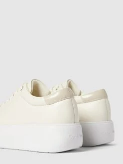 CK Calvin Klein Sneaker Mit Plateau-Sohle - Offwhite -Modegeschäft Für Damenschuhe ah75agi769b4id22913k6h2d713k4caka94kccqb98qkaj2a90q4ak2m9ta56kq3acr50gq4998kuhi6a0o64oj56so32chj69h68p1kcoq6co9hc9ij0cj46kp36dhpcgqjap8