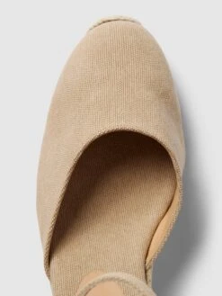 Castañer Wedges Mit Dornschließe Modell 'CAROL' - Sand -Modegeschäft Für Damenschuhe ako44k1m899kal9p6p64mh238dak4ji4ap53eji168ol0da968q56dah9l24ugag6ssjgga99p4k4ihk9so3cchpc9im6d9k69j32cpk68pj0e1h6th36e9lchgj8e1pc8ojge8