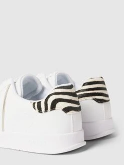 Guess Sneaker Mit Colour-Blocking-Design Modell 'AVIANA' - Weiß 7 Guess Sneaker Mit Colour-Blocking-Design Modell 'AVIANA' - Weiß -Modegeschäft Für Damenschuhe ap1l4chhap8jcca3aool2d2j71a4al9i6hb58cpl715lcda79d2jciim8h742c2l850k2jim655kmcac713jgdpjc4sm4d9l61i34c1k6os62o9hcko3aohncoomae1m71ijgp8