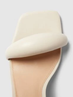 Steve Madden Sandaletten Mit Dornschließe Modell 'ENTICE' - Offwhite -Modegeschäft Für Damenschuhe ap44cji78d4kaipm710jeiplal9jedqka4pj0dah6spk4d2h6t14eipo754kkiaf8d832la78t34eiid6so6ce3274ojecb6cgsm6phk6ti6ao9g64r3apb4c8p36cr264q3gc8