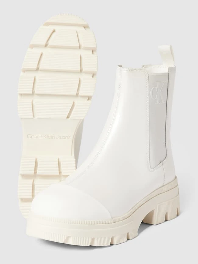 Calvin Klein Jeans Chelsea Boots In Lack-Optik - Weiß 5 Calvin Klein Jeans Chelsea Boots In Lack-Optik - Weiß – Bild 5