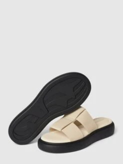 Vagabond Pantoletten Mit Plateausohle Modell 'BLENDA' - Offwhite -Modegeschäft Für Damenschuhe apakegpoa5aj0cpi8db3idig84sk8l1ga4q50k2m9d54eca46p44clhh88rksk9p9pal0eaa9d63agab613j2cpk71h3apb674p32d9kcgpjio9pccrj4db568pj4p1lckp6ccg